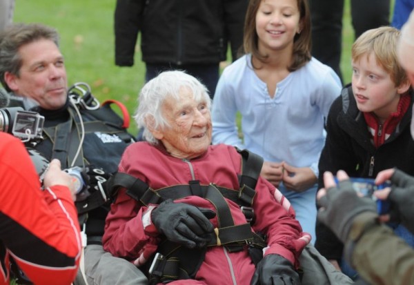 centenarian-skydiver