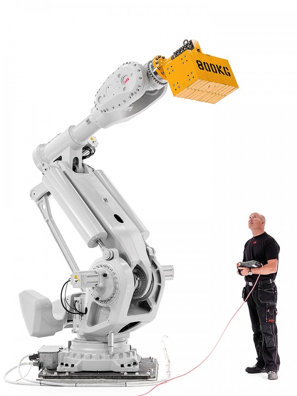 IRB 8700 with person