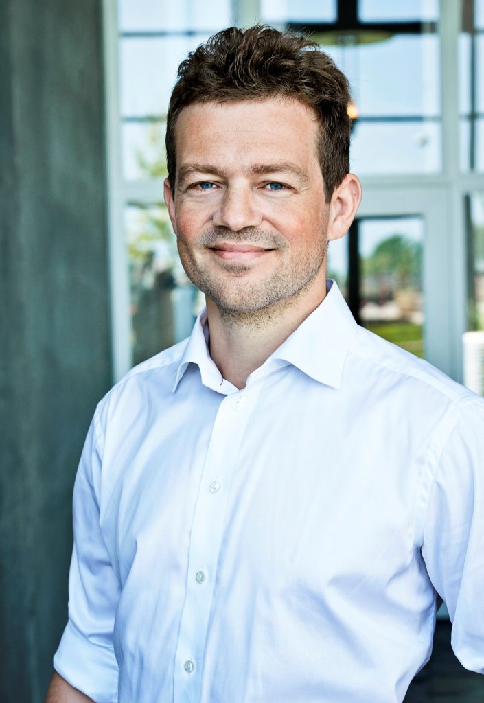 esben_h_oestergaard_universal_robots