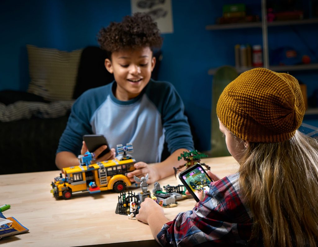 lego_hiddenside_pr_socialb