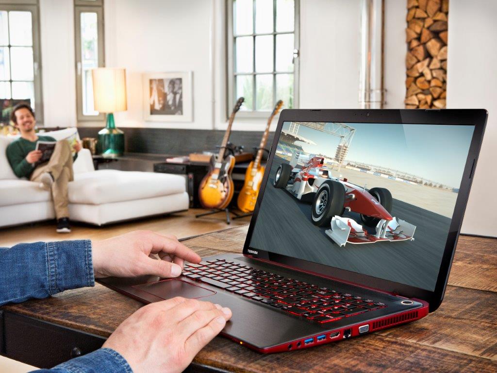 Qosmio_X70-B_Lifestyle image_02