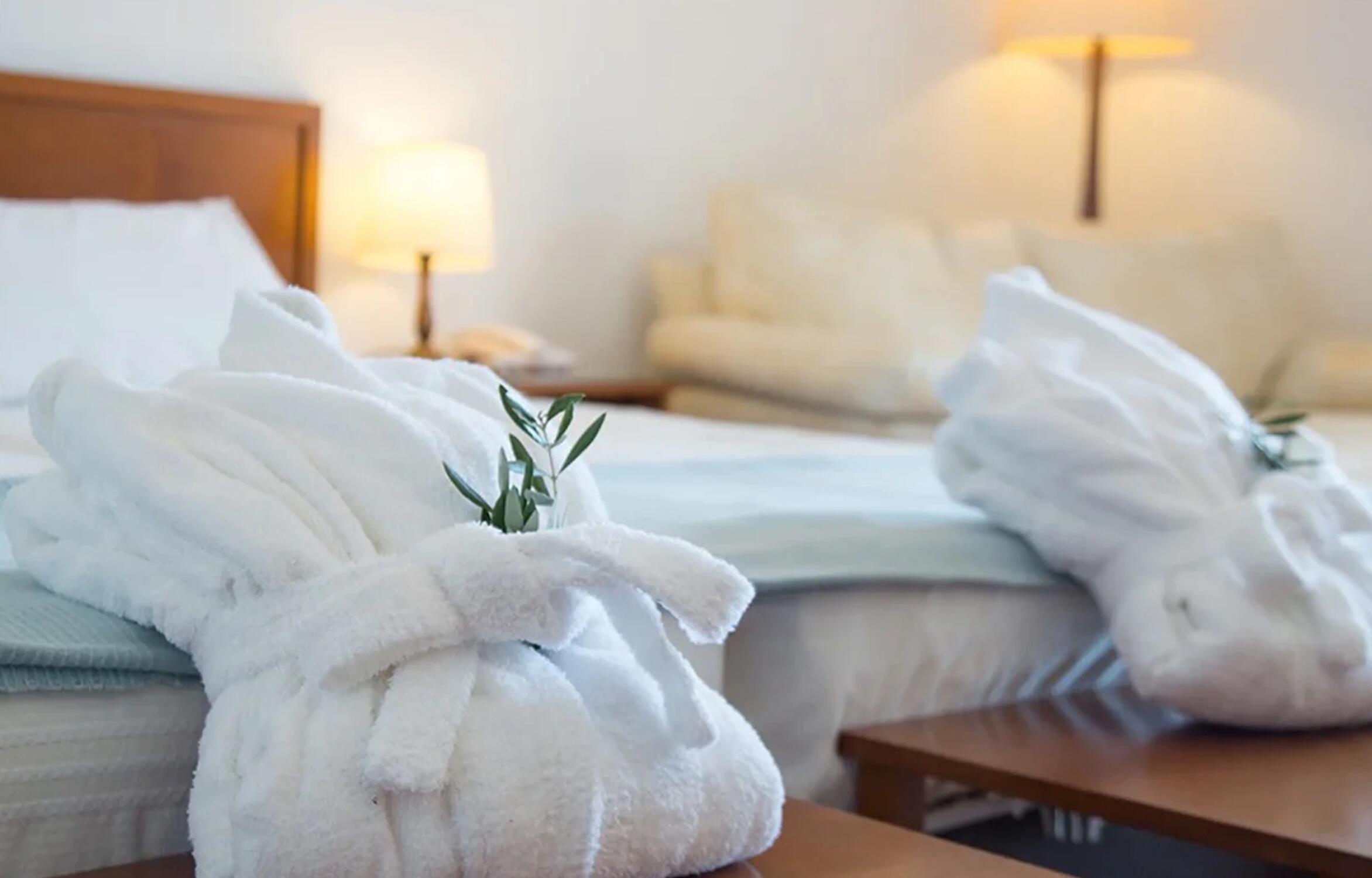 szállodai fürdőköntös